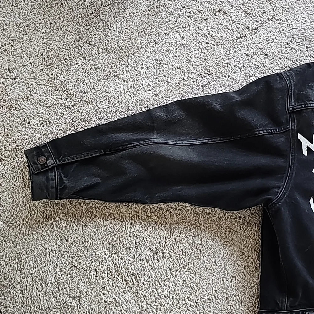 Levis trucker jacket circa 1989, Size medium. With Bullhead size medium insulat. - Picture 14 of 14